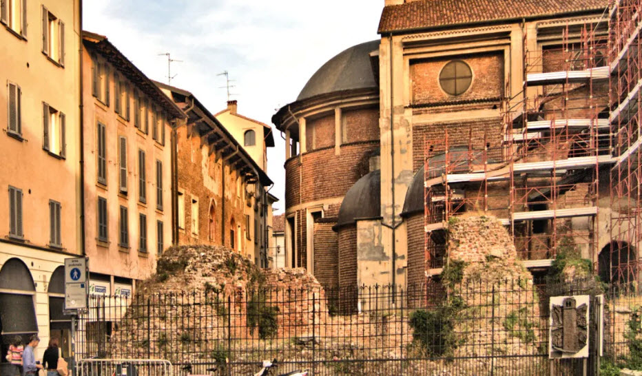 Resti Della Torre Civica, Italy